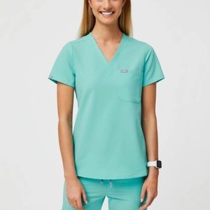 FIGS Fresh Aqua Catarina Top • Small